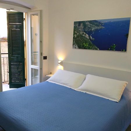 Il Patio Hotel มานารอลา ภายนอก รูปภาพ