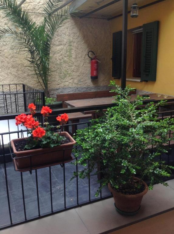Il Patio Hotel มานารอลา ภายนอก รูปภาพ
